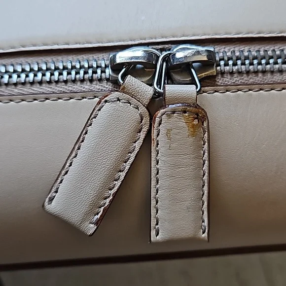 Salvatore Ferragamo Leather Handbag Silver Logo Hardware - Picture 12 of 13